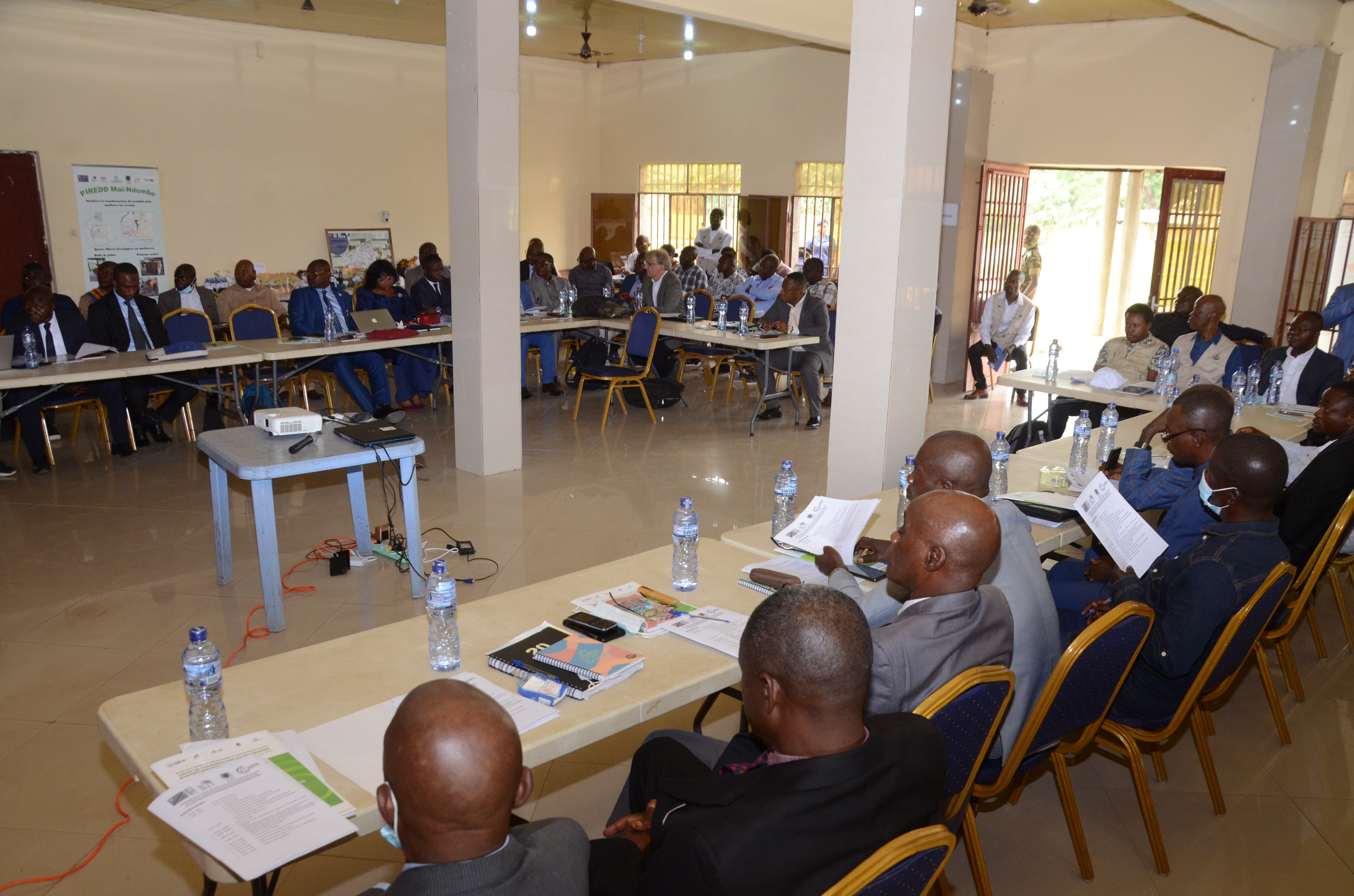 Photo2- Vue en salle des délégués aux Négociations entre le Gouvernement de la RDC et la Banque mondiale